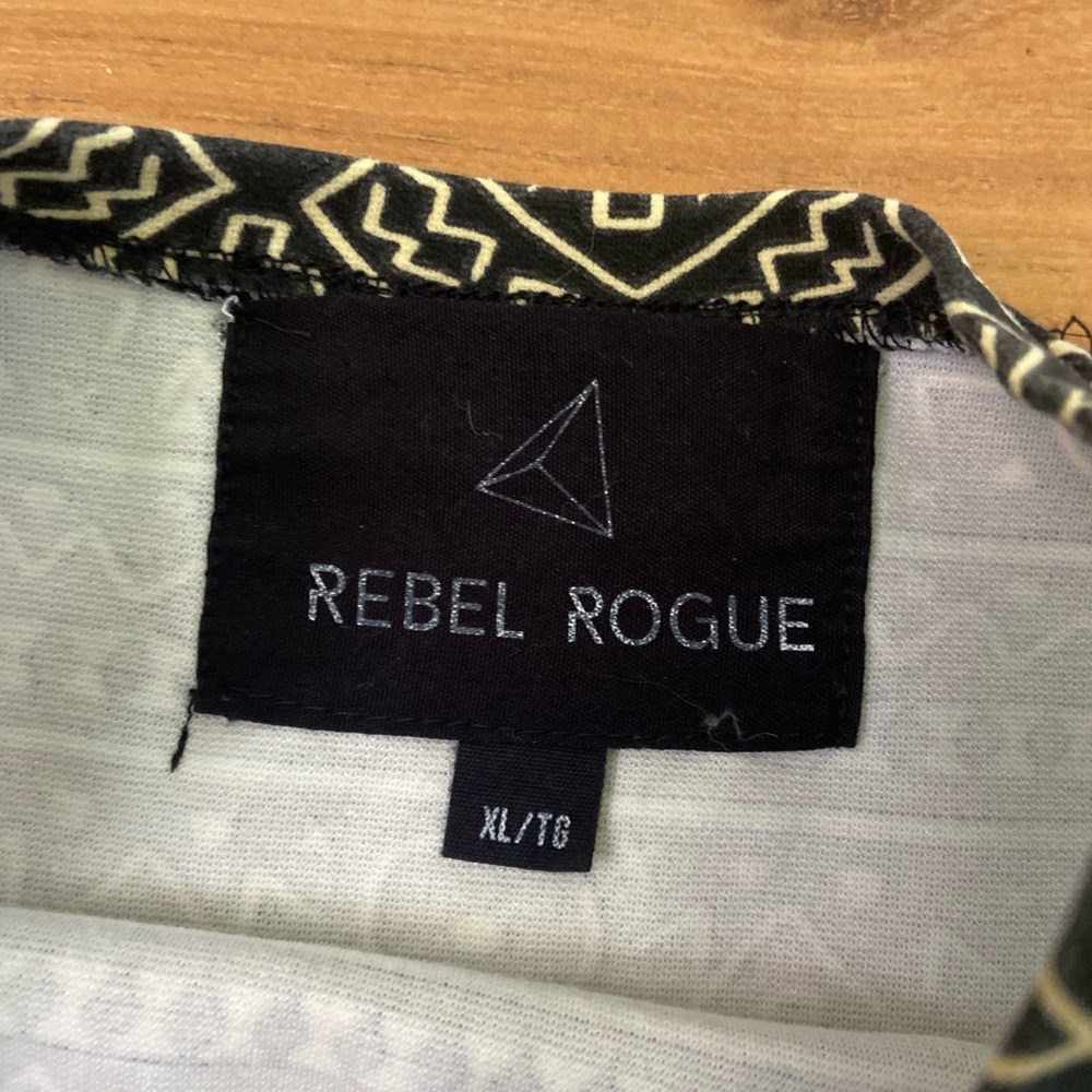 Aztec Crop Top - Picture 2 of 4